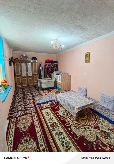 Дом на земле сотилади
