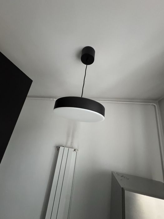 Lustra alb cu negru - pendul cu LED