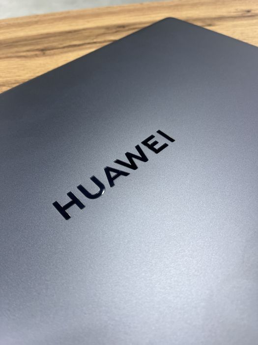 Ноутбук Huawei Matebook