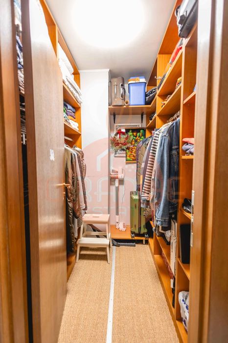 Продава се Четиристаен апартамент в София, Витоша - 140 кв.м за 1822 €/кв.м - Снимка #8