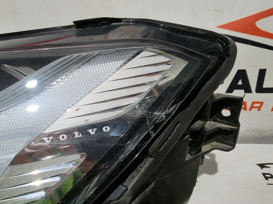 Far stanga mid led Volvo XC60 XC 60 dupa 2018 cod 32133544