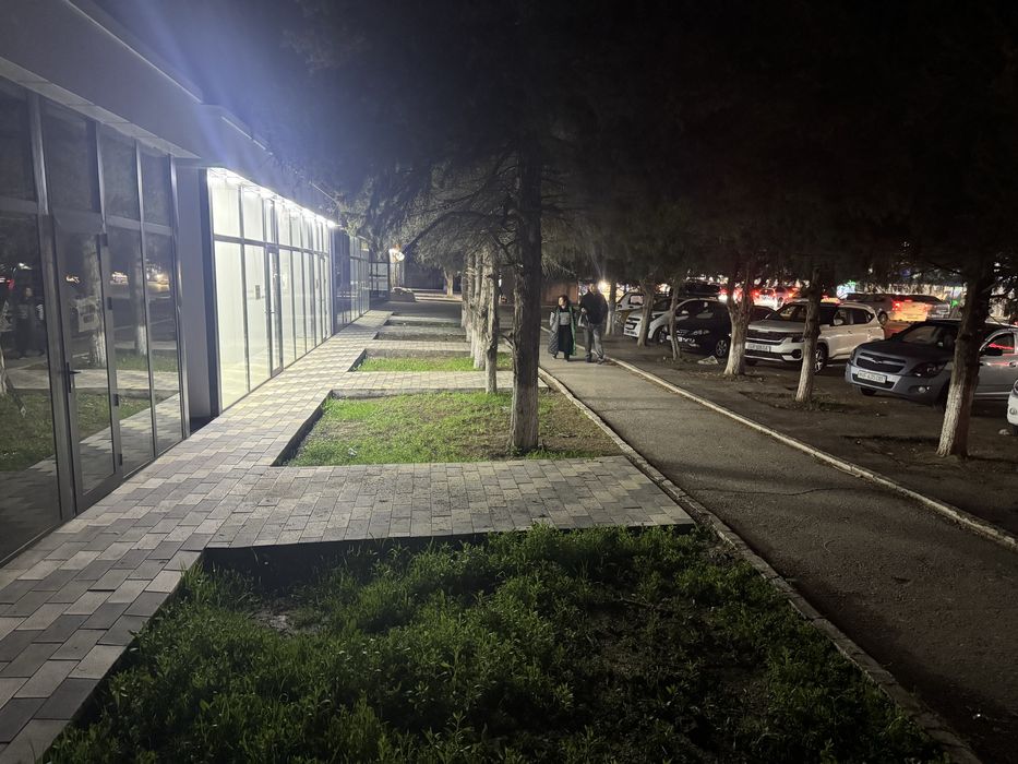 Сдаётся помещение в Чирчике в 8-микр. ,40кв. и 80кв