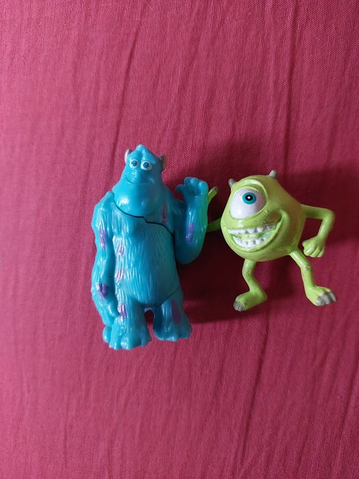 Игрушки пластиковые