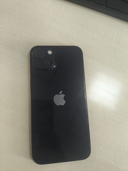 Продам Iphone 13
