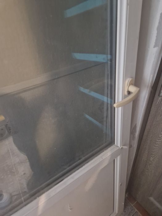 Usa balcon termopan in stare f buna cu rama