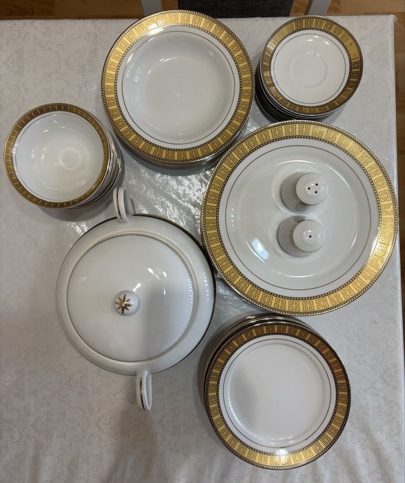 Столовый набор посуды