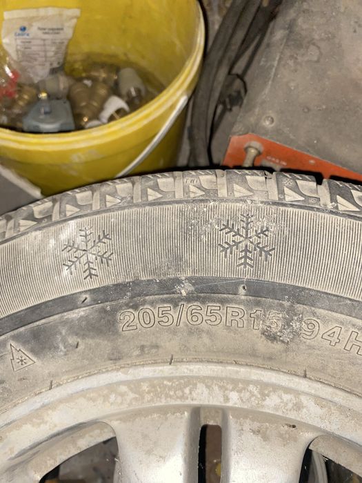 Продам шины R15новый резины