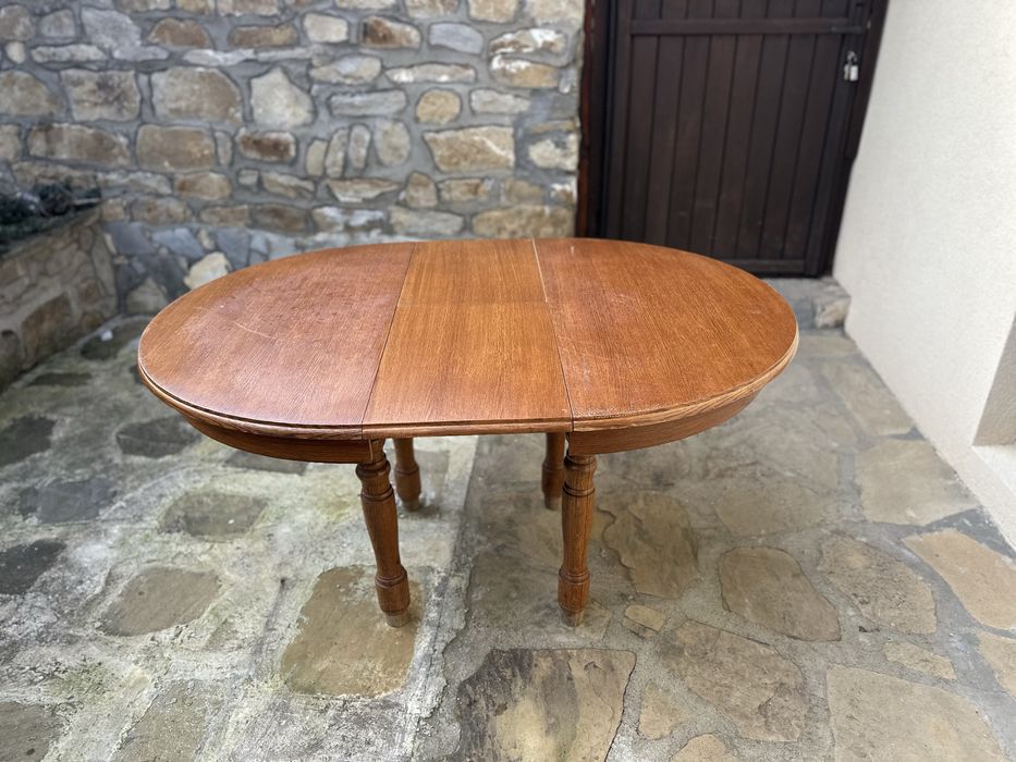 Кръгла разтегателна трапезна маса