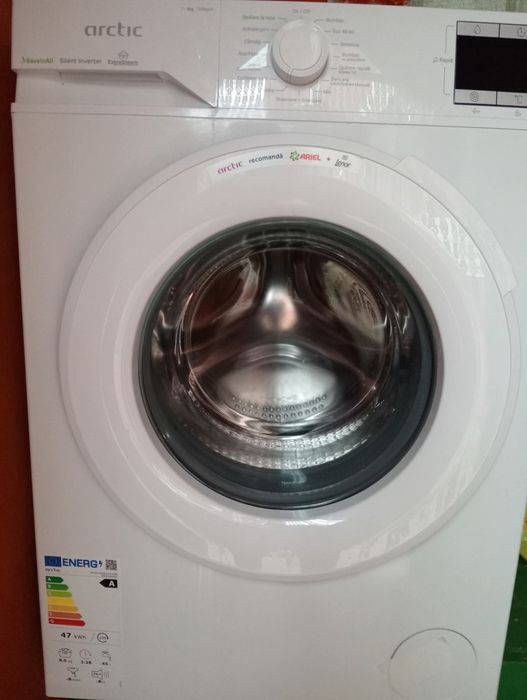 Vând mașina de spălat noua