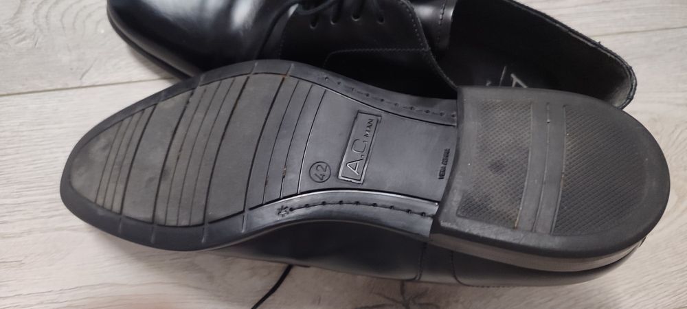 Vând pantofi  piele mărimea 42