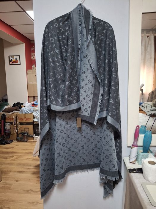 Шалове  Gucci L Vuitton, Benetton,Dubai Arab