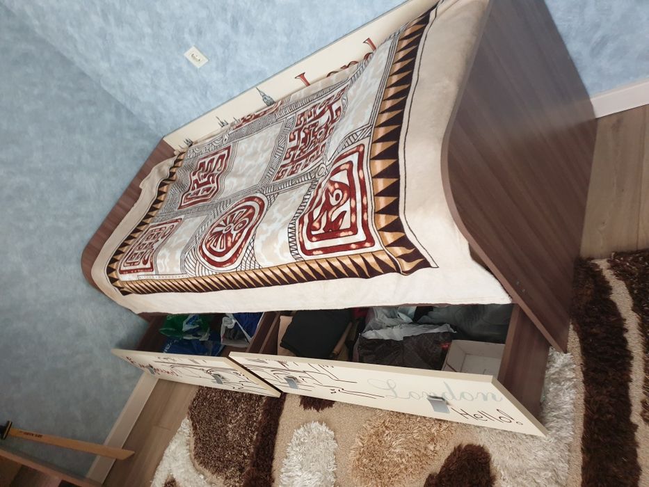 шкаф детский и стол