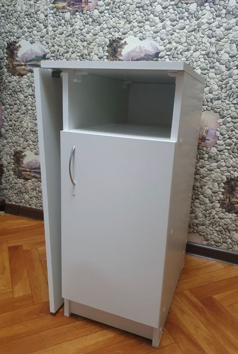 Продается новый маникюрный стол!