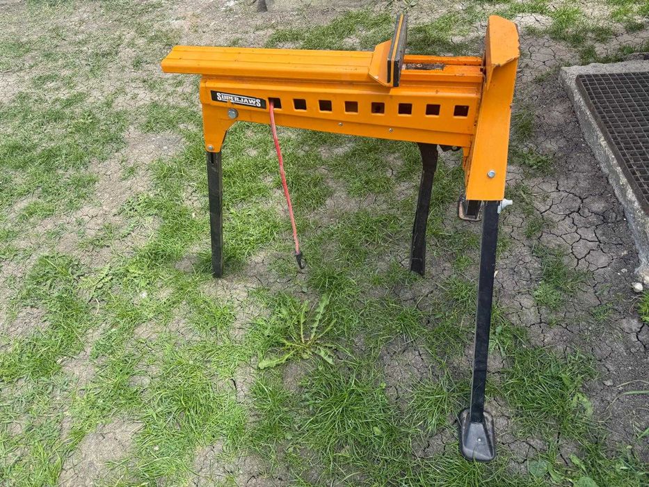 Menghina Triton SJA200 Superjaws