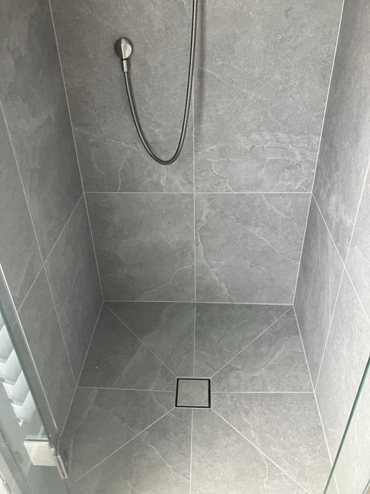 Кафельщик с опытом 6 лет • Укладка кафеля от 3800 тг