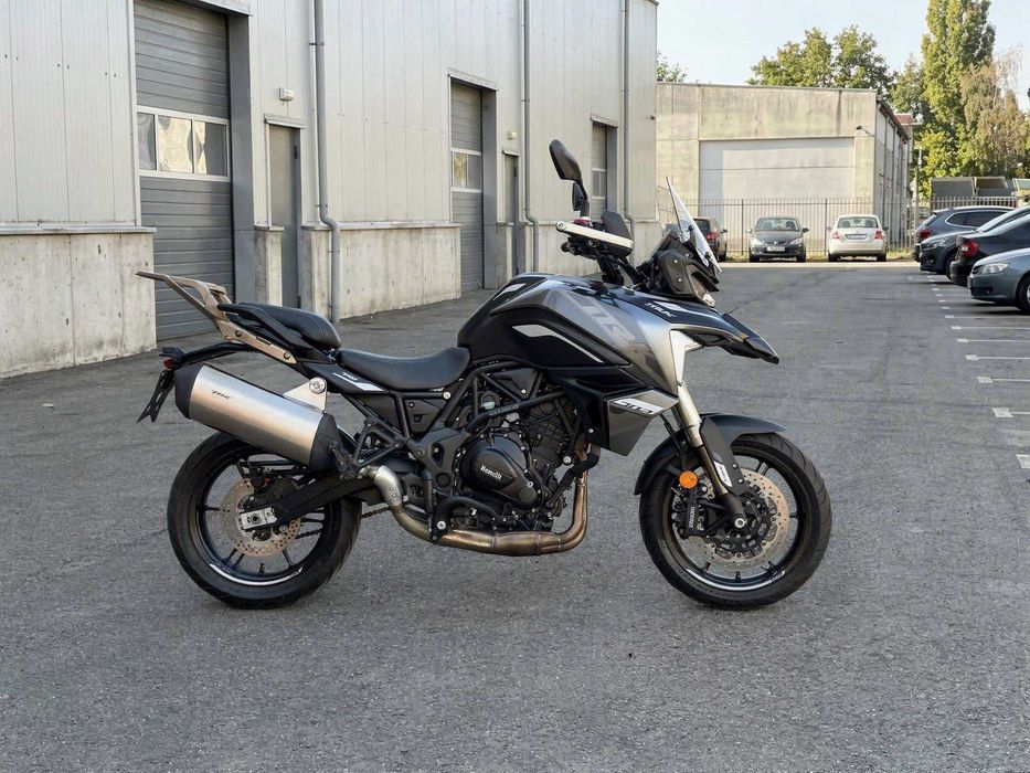 Мотоцикл Benelli TRK 702