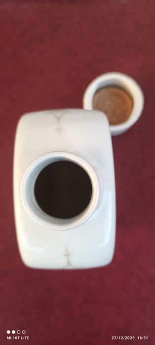 Винтидж порцеланова ваза/бутилката Arzberg Germany Bavaria