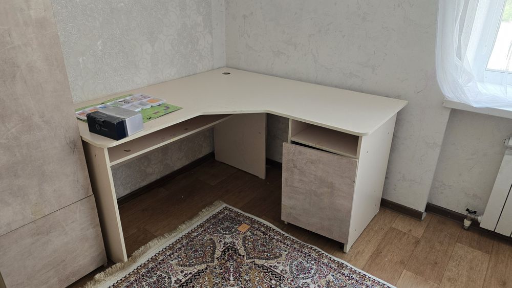 Шкафы,столы,тумбочки