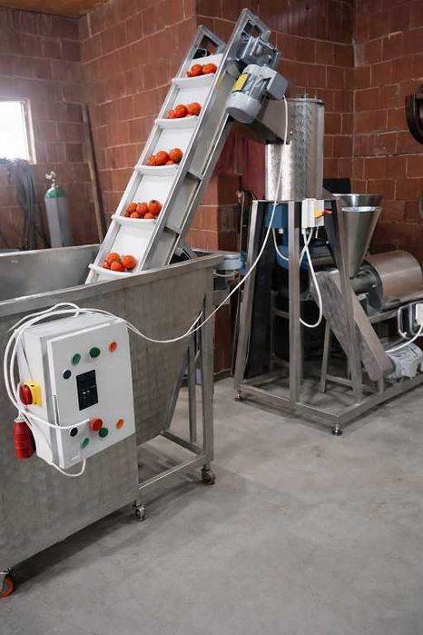 Linie profesionala suc de rosii, bulion, pasta de rosii