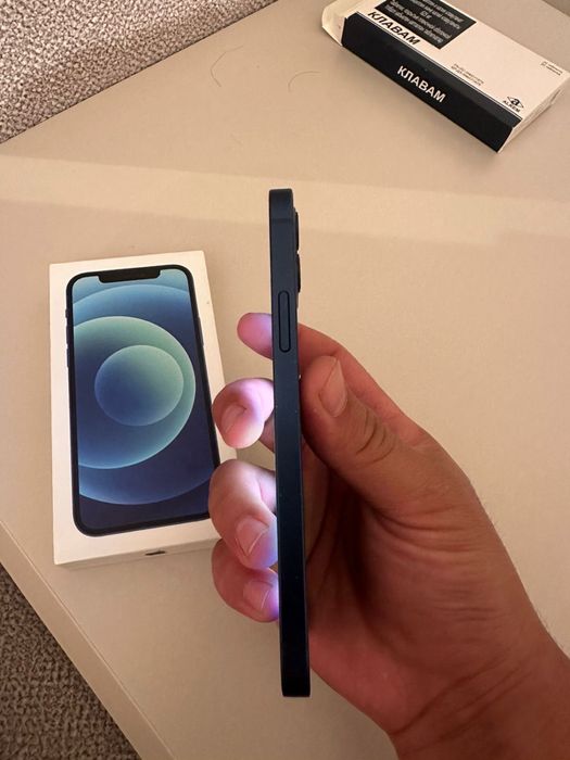 Айфон 12 көк свет