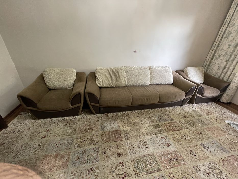 Продам диван с креслами
