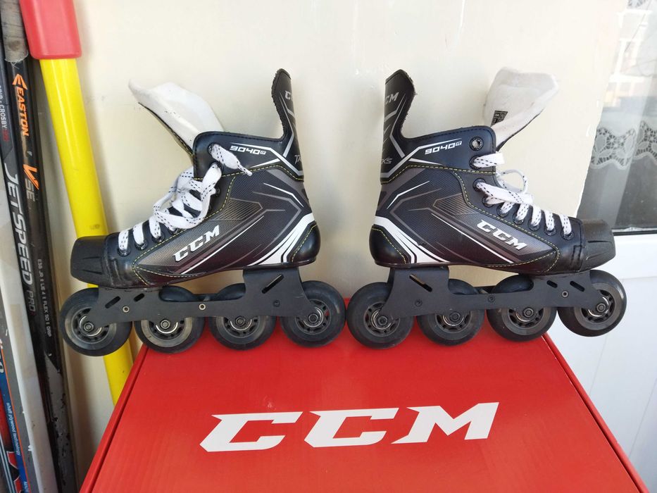 Роликовые хоккейные коньки