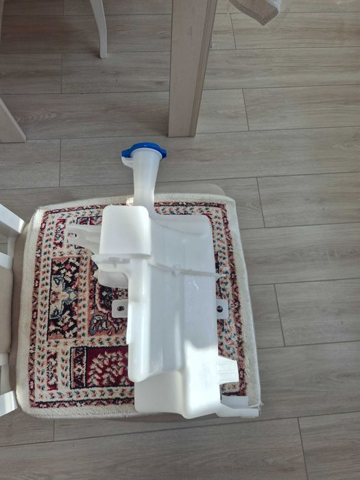 Продам бачок омывателя Elantra 18-20