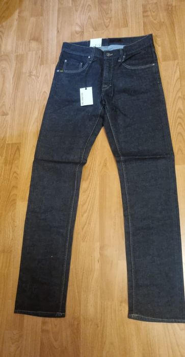 Blugi negrii cu etichetaa