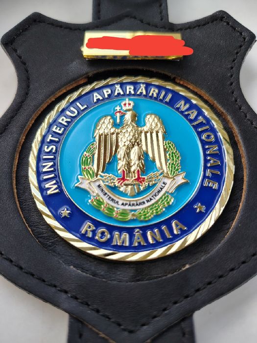 Insigna parbriz MAPN cu ventuze, din piele naturală nouă.