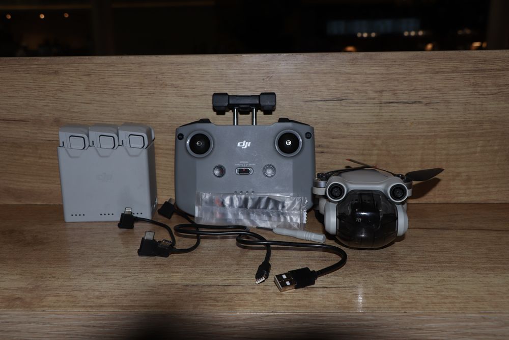 Дрон DJI Mini 3 Pro