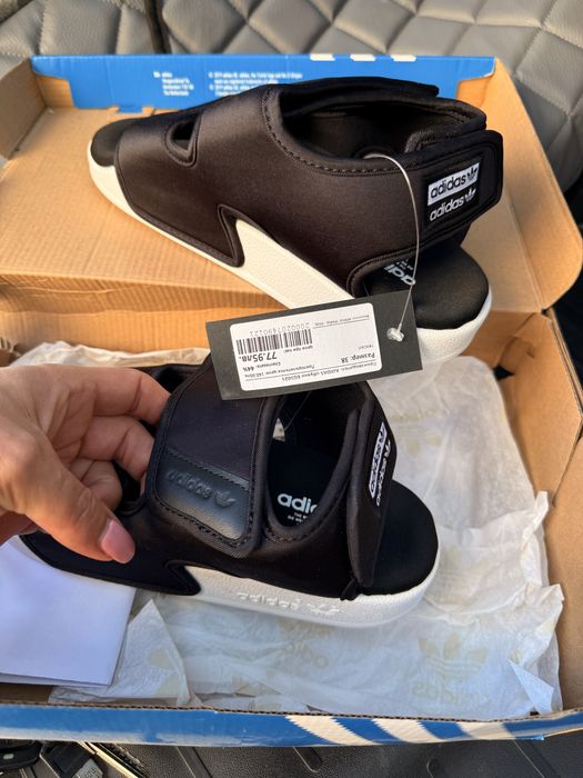 Сандали adidas 38 номер чисто нови