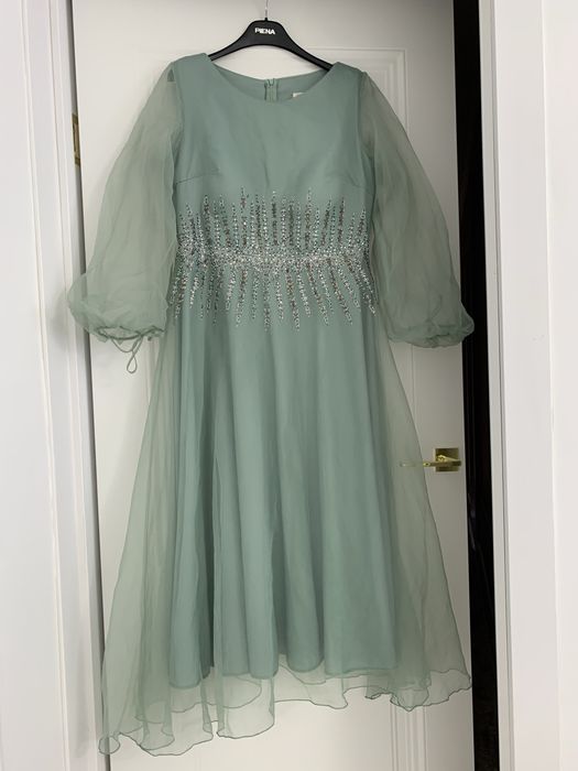 Продам платья……..