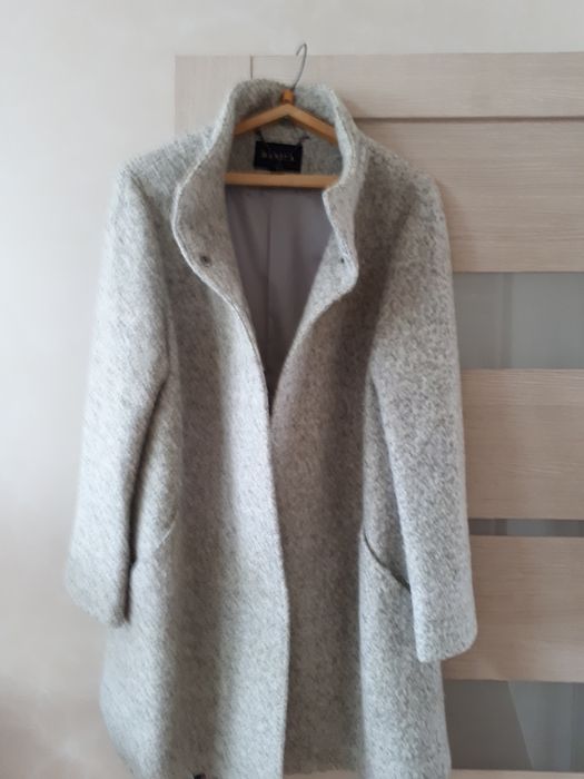 Пальто демисезонные продам