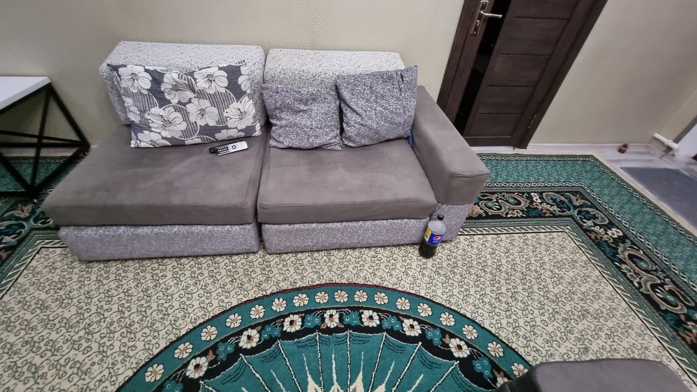 Большая мягкая мебель для гостиной б.у