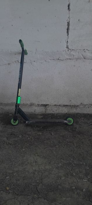 Продаю Самокат в хорошом состаиянием