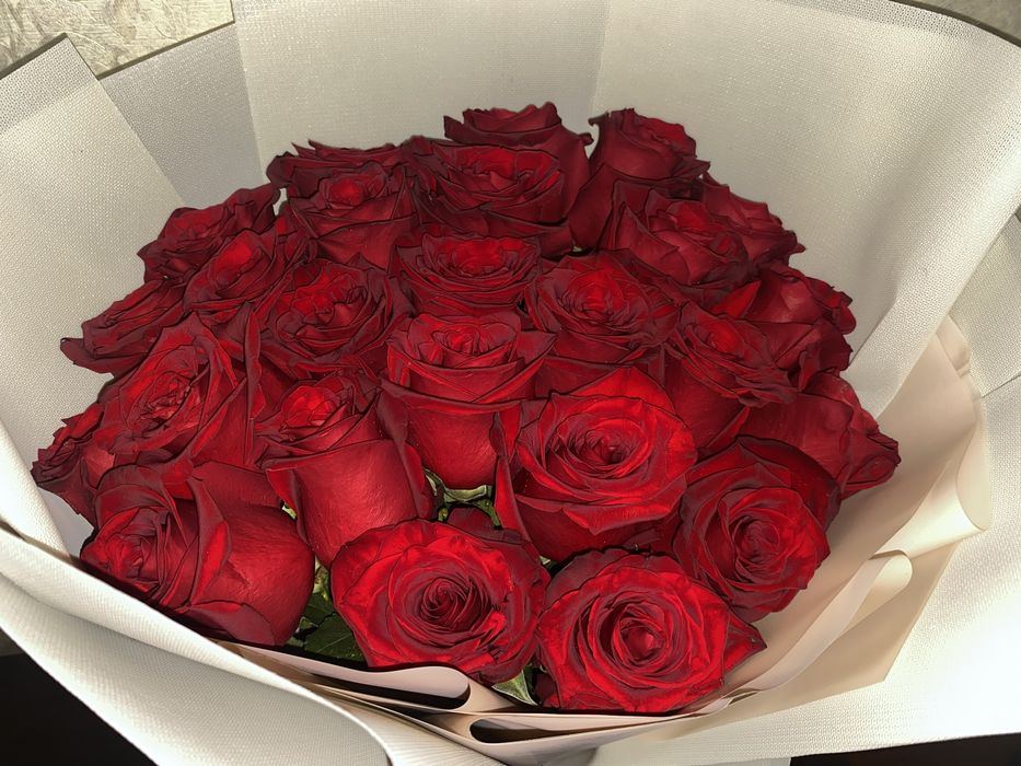 Цветы свежие 25 роз