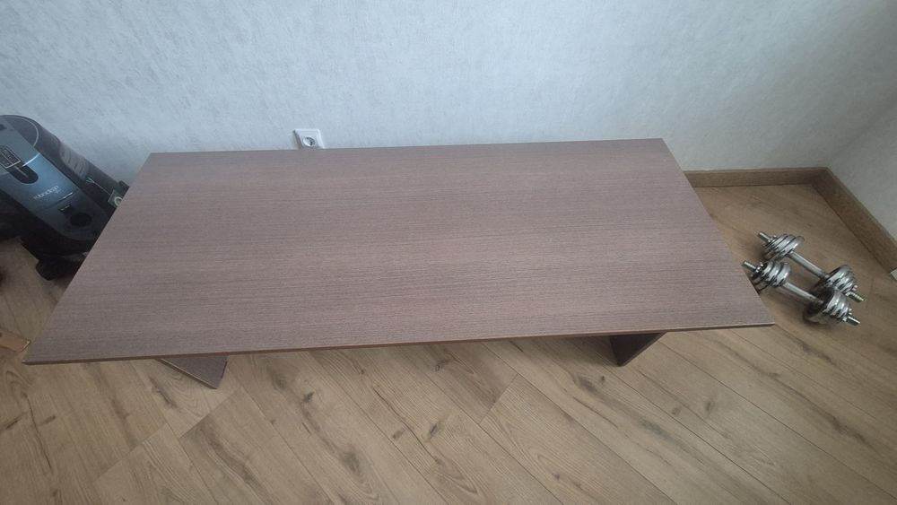 Продам стол не большой столик