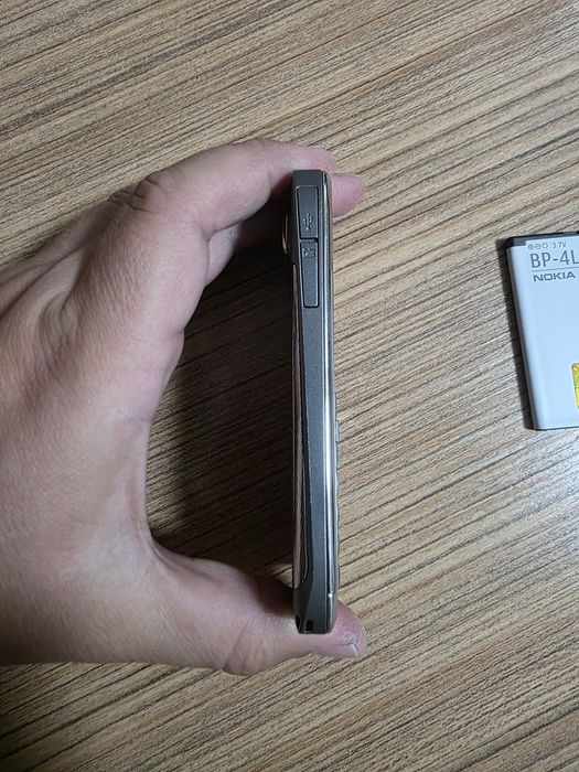 Nokia E72 silver in stare foarte buna! Necodat, Baterie noua! Gri