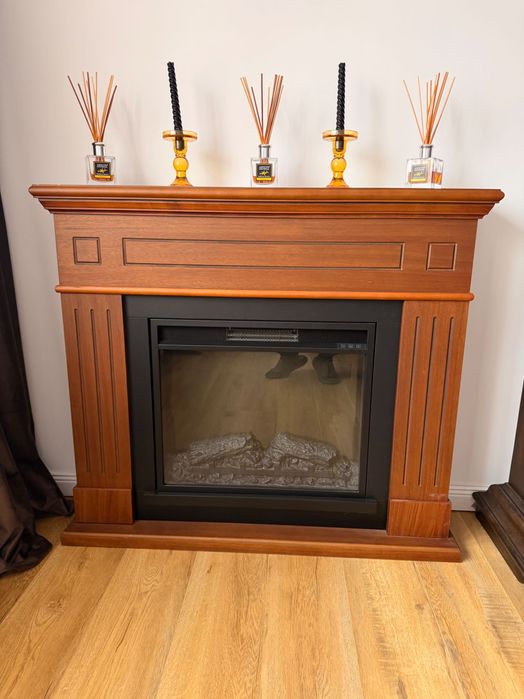 Vand semineu electric si doua noptiere