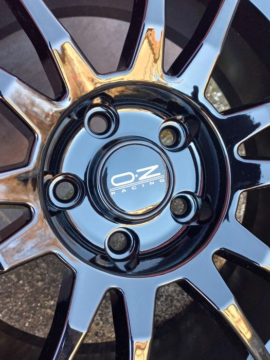 17.5x100 O.Z Piano Black  Toyota Subaru Audi A1 A3 Golf Bora Tiago Чисто Нови.