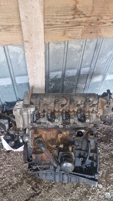 Injectoare opel vivaro 1.9 se potrivesc si pe reno si pe megan