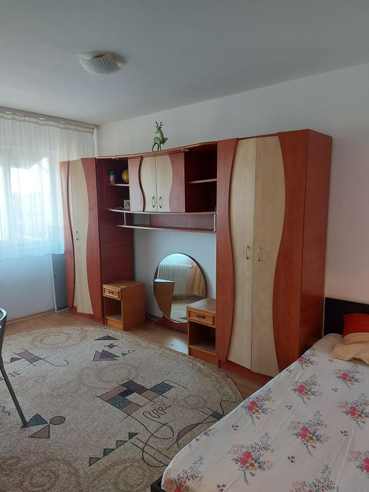 Ofer spre închiriere garsoniera