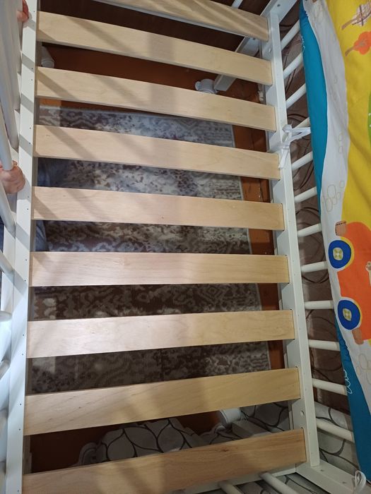 Продам детскую кроватку 50×90