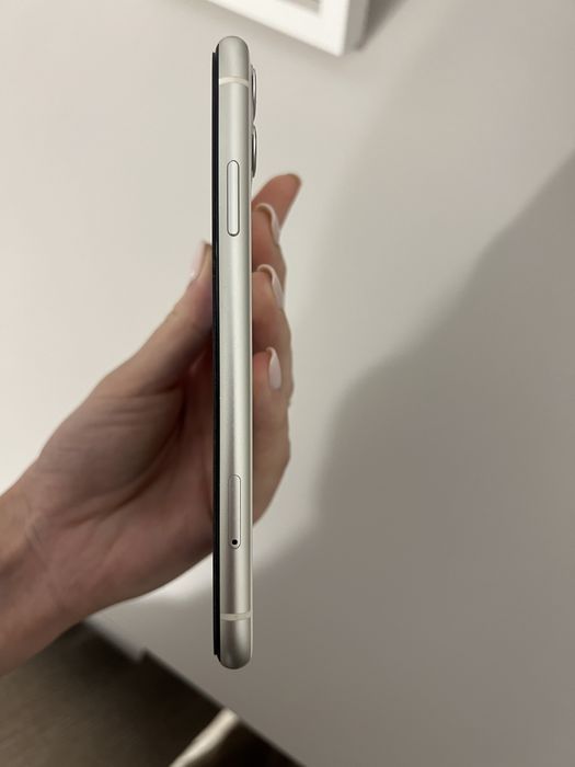 Vând Iphone 11  /64gb