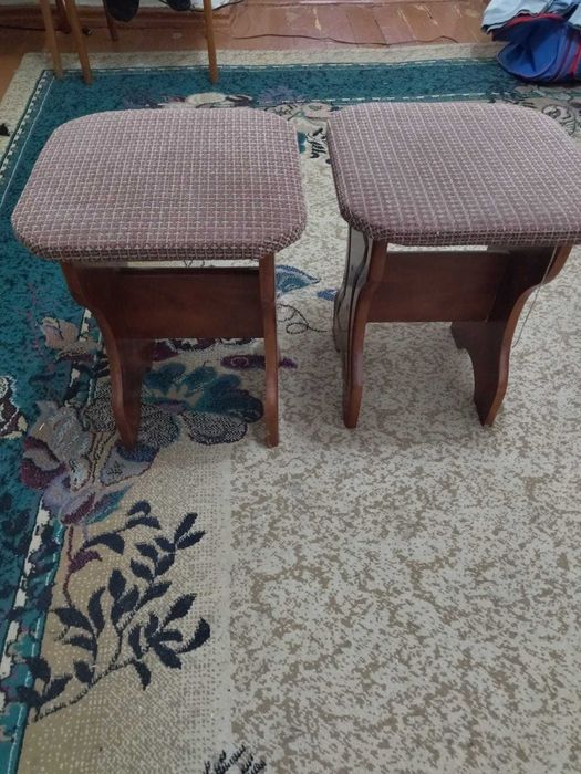 Продаю пару стульев