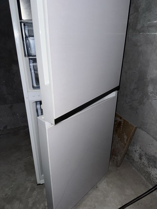 Холодильник SAMSUNG