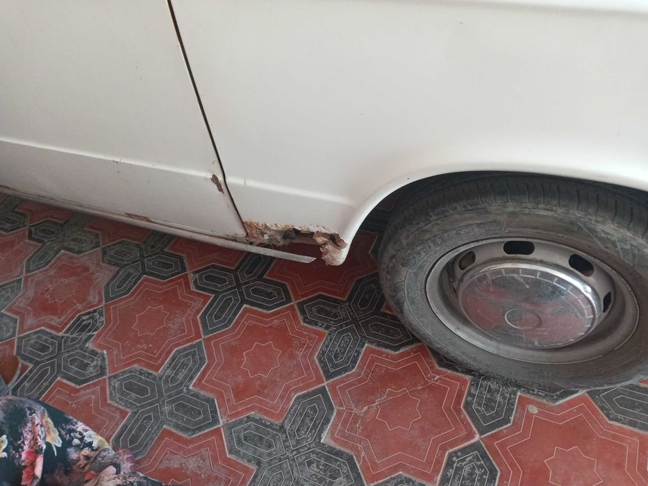 VAZ 21011 Jiguli Rodnoy kraska metan hujjat