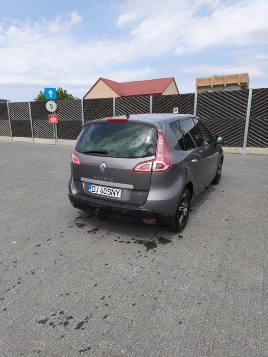 Vând Renault Scenic