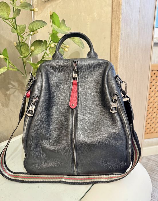 Стильный, кожанный рюкзак