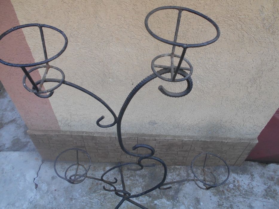 Suporturi ghivece flori